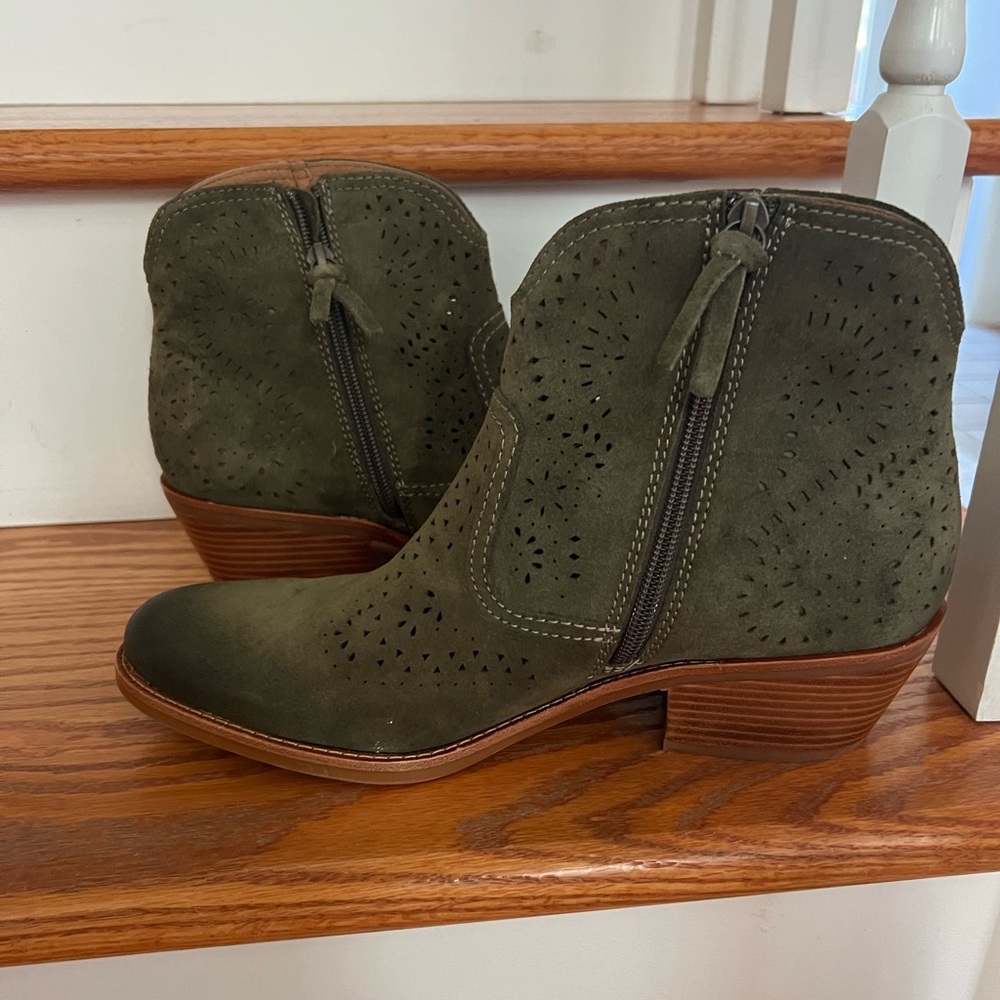 Women’s Sofft Olive Green Ankle Boots